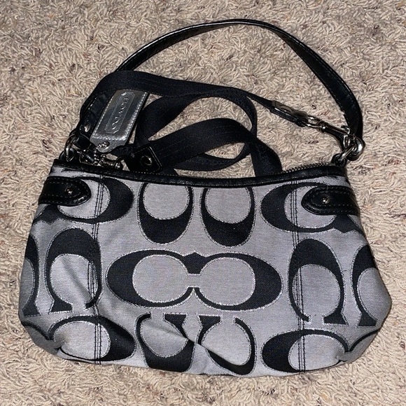 Coach hand bag - Picture 3 of 3